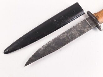 Kampfmesser / Stiefelmesser Wehrmacht. "Bowieklinge" Scheide Originallack