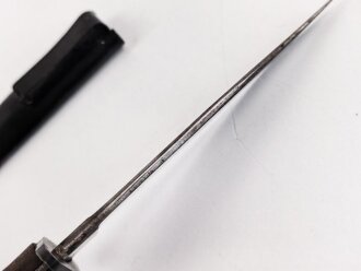Kampfmesser / Stiefelmesser Wehrmacht. "Bowieklinge" Scheide Originallack