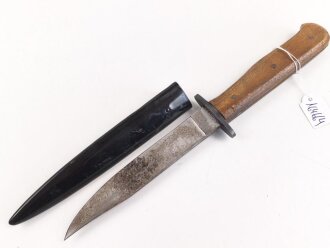 Kampfmesser / Stiefelmesser Wehrmacht. "Bowieklinge" Scheide Originallack