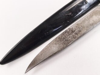 Kampfmesser / Stiefelmesser Wehrmacht. "Bowieklinge" Scheide Originallack