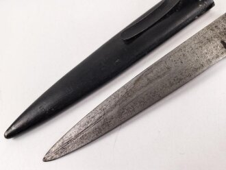 Kampfmesser / Stiefelmesser Wehrmacht. Hersteller "Eickhorn Solingen" ,  Scheide Originallack