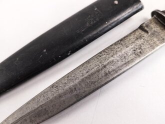 Kampfmesser / Stiefelmesser Wehrmacht. Hersteller "Eickhorn Solingen" ,  Scheide Originallack