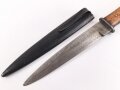 Kampfmesser / Stiefelmesser Wehrmacht. Hersteller "Eickhorn Solingen" ,  Scheide Originallack