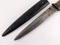 Kampfmesser / Stiefelmesser Wehrmacht. Hersteller "Eickhorn Solingen" ,  Scheide Originallack