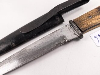 Kampfmesser / Stiefelmesser Wehrmacht. Leicht beschliffene Klinge,  Scheide Originallack