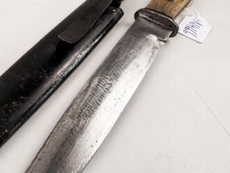 Kampfmesser / Stiefelmesser Wehrmacht. Leicht beschliffene Klinge,  Scheide Originallack