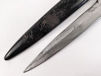 Kampfmesser / Stiefelmesser Wehrmacht. Leicht beschliffene Klinge,  Scheide Originallack