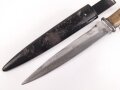 Kampfmesser / Stiefelmesser Wehrmacht. Leicht beschliffene Klinge,  Scheide Originallack