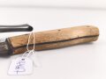 Kampfmesser / Stiefelmesser Wehrmacht. Ungetragenes Stück, die Klinge ungereinigt,  Scheide Originallack