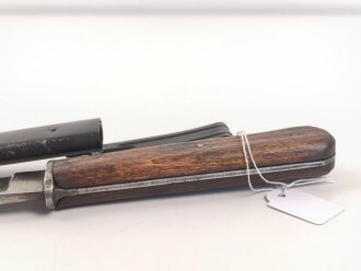 Kampfmesser / Stiefelmesser Wehrmacht. "Bowieklinge" Scheide Originallack
