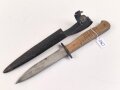 Kampfmesser / Stiefelmesser Wehrmacht. "Bowieklinge" Scheide Originallack, sehr seltene " Belederung" aus Chelluloid