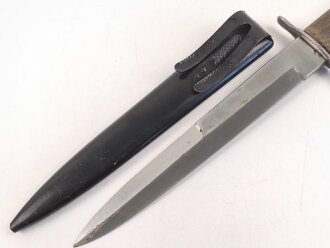 Kampfmesser / Stiefelmesser Luftwaffe. Saubere Klinge mit Luftwaffenabnahme, Scheide Originallack
