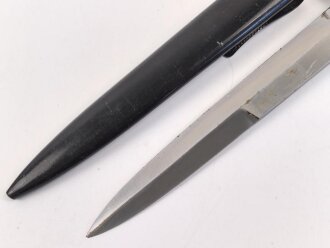 Kampfmesser / Stiefelmesser Luftwaffe. Saubere Klinge mit Luftwaffenabnahme, Scheide Originallack