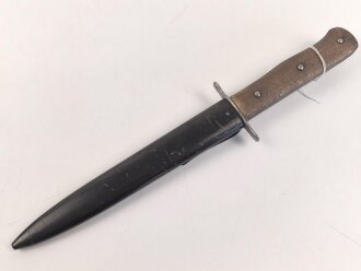 Kampfmesser / Stiefelmesser Luftwaffe. Saubere Klinge mit Luftwaffenabnahme, Scheide Originallack