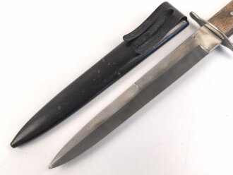Kampfmesser / Stiefelmesser Luftwaffe. Saubere Klinge mit Luftwaffenabnahme, Scheide Originallack
