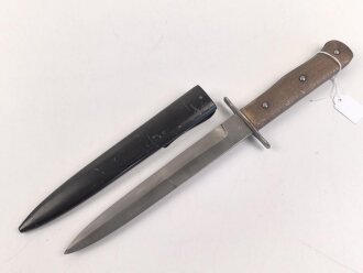 Kampfmesser / Stiefelmesser Luftwaffe. Saubere Klinge mit Luftwaffenabnahme, Scheide Originallack