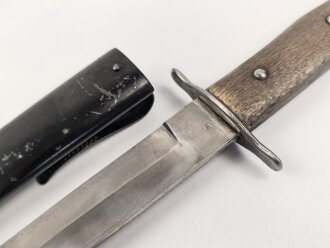 Kampfmesser / Stiefelmesser Luftwaffe. Saubere Klinge mit Luftwaffenabnahme, Scheide Originallack