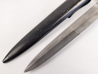 Kampfmesser / Stiefelmesser Luftwaffe. Saubere Klinge mit Luftwaffenabnahme, Scheide Originallack