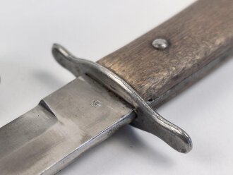 Kampfmesser / Stiefelmesser Luftwaffe. Saubere Klinge mit Luftwaffenabnahme, Scheide Originallack