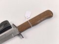Kampfmesser / Stiefelmesser Luftwaffe. Minimal fleckige Klinge mit Luftwaffenabnahme, Scheide Originallack
