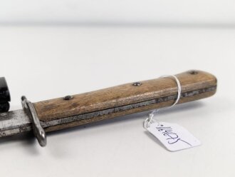 Kampfmesser / Stiefelmesser Luftwaffe. Minimal fleckige Klinge mit Luftwaffenabnahme, Scheide Originallack