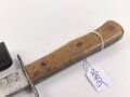 Kampfmesser / Stiefelmesser Luftwaffe. Minimal fleckige Klinge mit Luftwaffenabnahme, Scheide Originallack