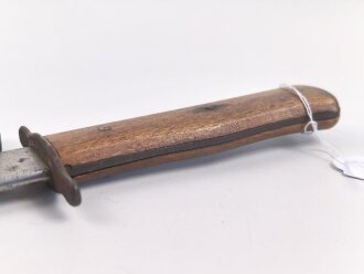 Kampfmesser / Stiefelmesser Luftwaffe. Leicht beschliffene Klinge mit Hersteller ? " W", Scheide Originallack