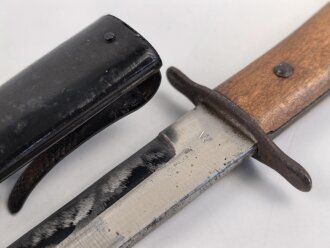 Kampfmesser / Stiefelmesser Luftwaffe. Leicht beschliffene Klinge mit Hersteller ? " W", Scheide Originallack