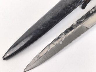 Kampfmesser / Stiefelmesser Luftwaffe. Leicht beschliffene Klinge mit Hersteller ? " W", Scheide Originallack