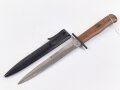 Kampfmesser / Stiefelmesser Luftwaffe. Leicht beschliffene Klinge mit Hersteller ? " W", Scheide Originallack