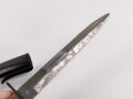 Kampfmesser / Stiefelmesser Luftwaffe. Leicht beschliffene Klinge mit Hersteller ? " W", Scheide Originallack