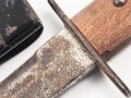Kampfmesser / Stiefelmesser Luftwaffe. Leicht schartige Klinge mit Hersteller ? " W", Scheide Originallack