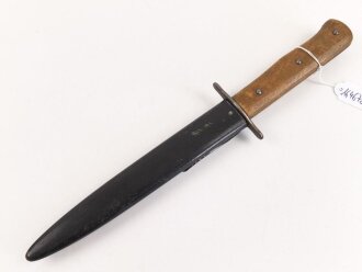 Kampfmesser / Stiefelmesser Luftwaffe. Beschliffen und gedunkelte Klinge , Scheide Originallack
