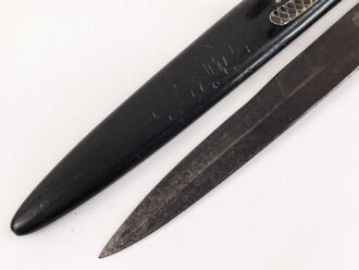 Kampfmesser / Stiefelmesser Luftwaffe. Beschliffen und gedunkelte Klinge , Scheide Originallack