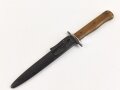 Kampfmesser / Stiefelmesser Luftwaffe. Leicht beschliffen und gedunkelte Klinge mit Hersteller ? " S", Scheide Originallack