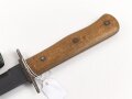 Kampfmesser / Stiefelmesser Luftwaffe. Leicht beschliffen und gedunkelte Klinge mit Hersteller ? " S", Scheide Originallack