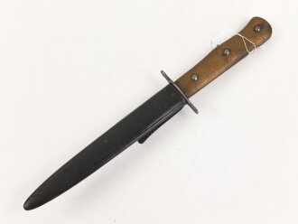 Kampfmesser / Stiefelmesser Luftwaffe. Leicht beschliffene Klinge mit Hersteller ? " W", Scheide Originallack