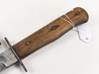 Kampfmesser / Stiefelmesser Luftwaffe. Leicht beschliffene Klinge mit Hersteller ? " W", Scheide Originallack