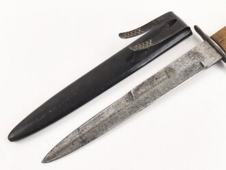 Kampfmesser / Stiefelmesser Luftwaffe. Leicht beschliffene Klinge mit Hersteller ? " W", Scheide Originallack