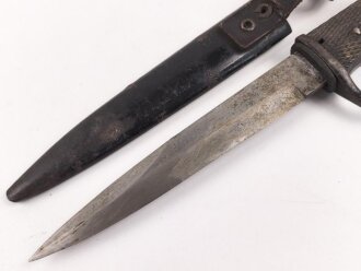 1.Weltkrieg,  Grabendolch für Offiziere, wuchtiges, aufpflanzbares Stück von Eickhorn Solingen, ungereinigt