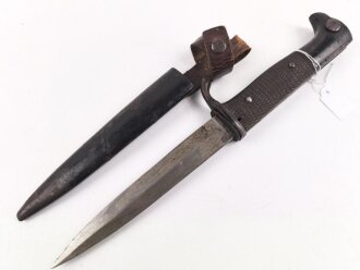 1.Weltkrieg,  Grabendolch für Offiziere, wuchtiges, aufpflanzbares Stück von Eickhorn Solingen, ungereinigt