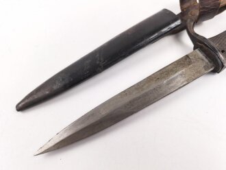 1.Weltkrieg,  Grabendolch für Offiziere, wuchtiges, aufpflanzbares Stück von Eickhorn Solingen, ungereinigt