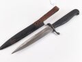 1.Weltkrieg  Grabendolch. Metallgriff, ordentliche Klinge, Originallack. Ungereinigtes Stück