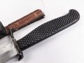 1.Weltkrieg  Grabendolch. Metallgriff, ordentliche Klinge, Originallack. Ungereinigtes Stück