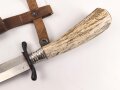 1.Weltkrieg  Grabendolch. Eigentumstück mit Hirschhorngriffschalen und Lederscheide. Die Klinge leicht beschliffen, sonst guter Gesamtzustand #1
