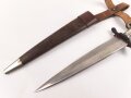 1.Weltkrieg  Grabendolch. Eigentumstück mit Hirschhorngriffschalen und Lederscheide. Die Klinge leicht beschliffen, sonst guter Gesamtzustand #1