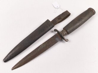 1.Weltkrieg  Grabendolch. Eigentumstück mit Holzgriffschalen . Die Klingenspitze ist abgebrochen