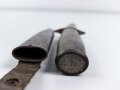 1.Weltkrieg  Grabendolch. Eigentumstück mit Holzgriffschalen . Die Klingenspitze ist abgebrochen