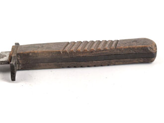 1.Weltkrieg  Grabendolch DEMAG Duisburg. Der Dolch in gutem Zustand mit Abnahme, Scheide original lackiert, das Leder defekt