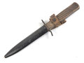 1.Weltkrieg  Grabendolch DEMAG Duisburg. Der Dolch in gutem Zustand mit Abnahme, Scheide original lackiert, das Leder defekt